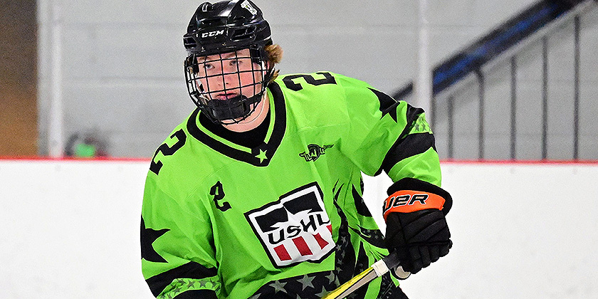 WHL:  Vancouver (2) @ Kelowna (8)