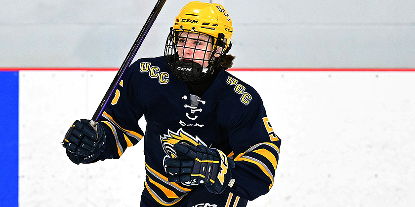 CCHL: Pembroke (3) @ Ottawa (4) CCHL: Pembroke (3) @ Ottawa (4)